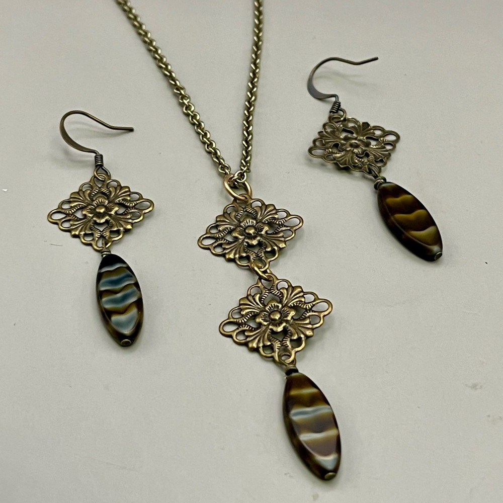 Bronze and Brown Filigree Necklace with Ornate Design - Picture 4 of 4
